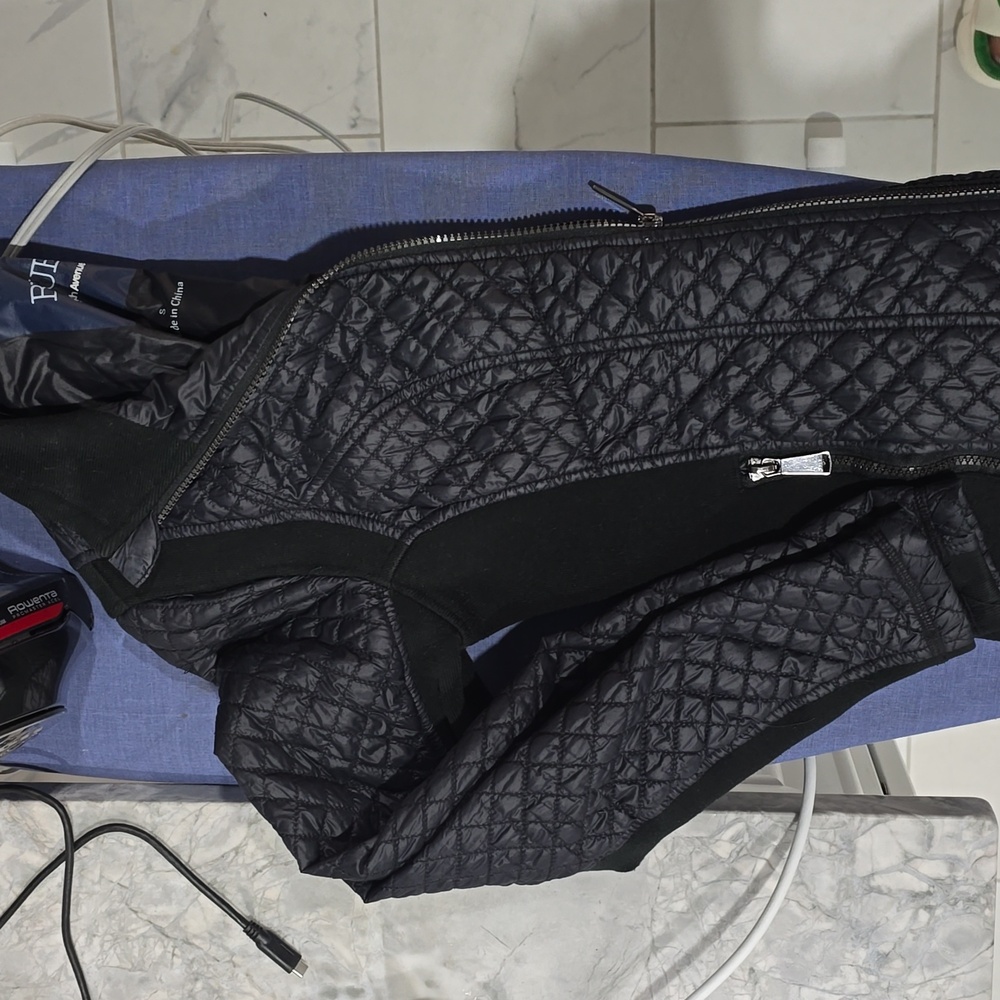 Quilted black jacket - Picture 3 of 4